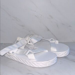 Dolce vita zaidey girls strappy white sandal